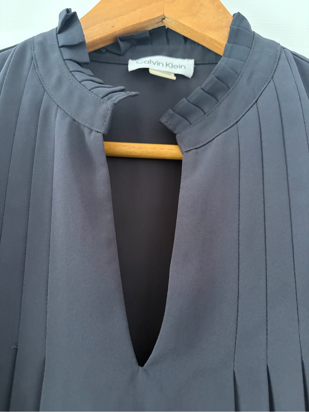 Calvin Klein Women's Gray Pleated Collar Top